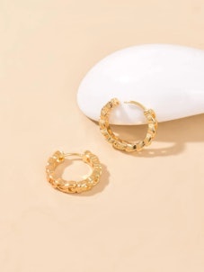 SHEIN's Chain Design Hoop Earrings are dupes for Kate Middleton's Favorite Earrings
