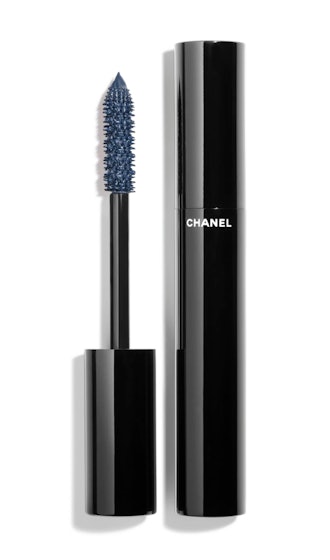 Le Volume de Chanel Mascara in Blue Night
