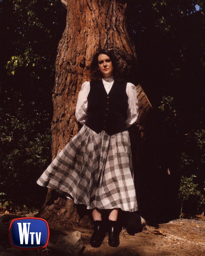 Melanie Lynskey as Susan Edwards in ‘Landscapers.’ Lynskey wears look by Alias Costume Rental.