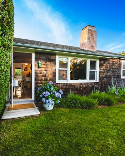 Sarah Jessica Parker's Hamptons home will be available to rent soon on Booking.com