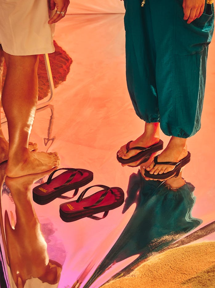 Havaianas x Market thermo-reactive flip-flops
