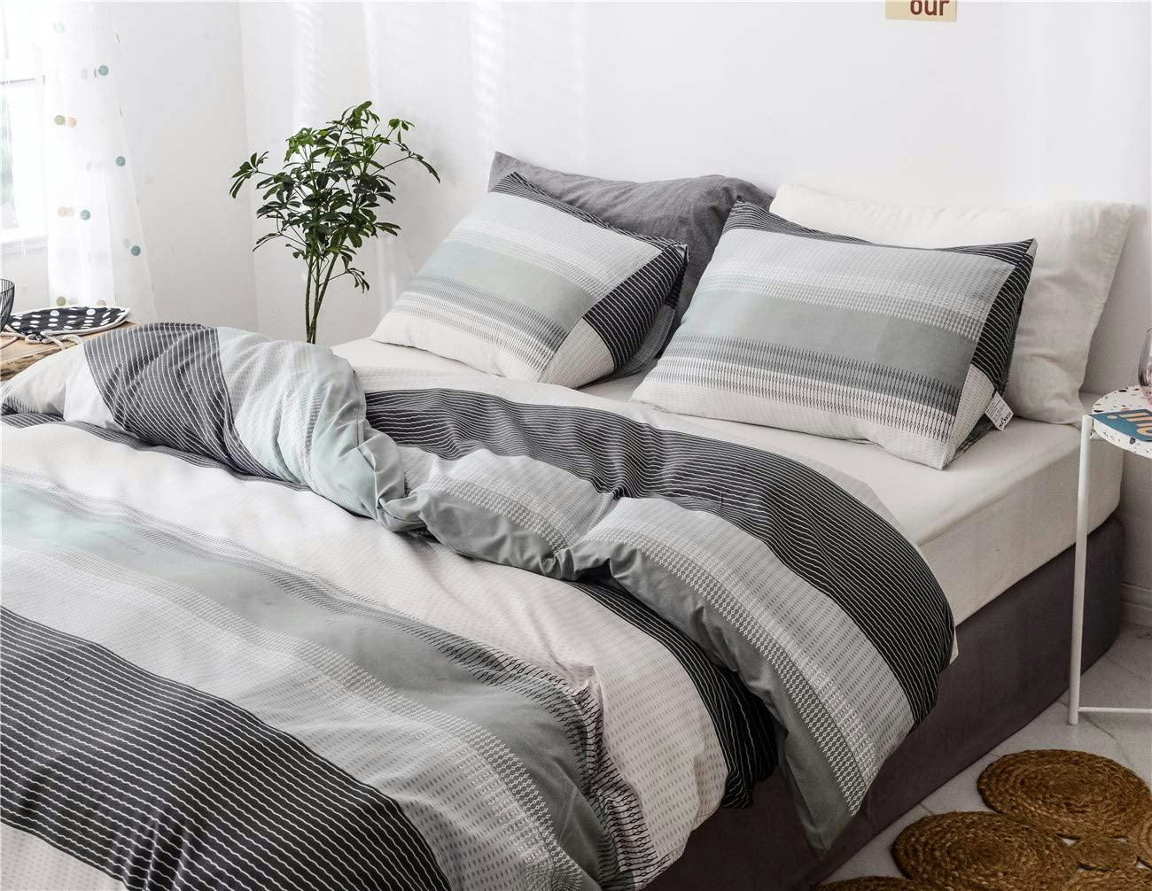 The 9 Best Duvet Covers For Dog Hair
