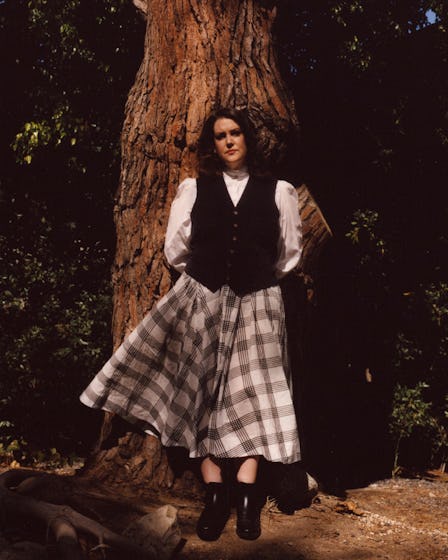 Melanie Lynskey as Susan Edwards in ‘Landscapers.’ Lynskey wears look by Alias Costumes.