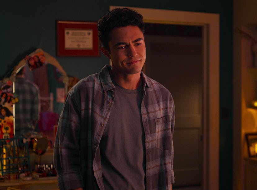 Although Paxton graduated high school at the end of 'Never Have I Ever' Season 3, Darren Barnet will...