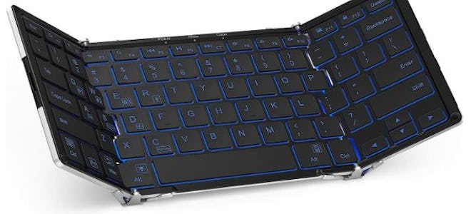 Folding keyboard for long nails