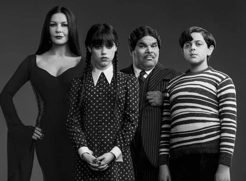 Jenna Ortega (Wednesday Addams),  Catherine Zeta-Jones (Morticia Addams), Luis Guzmán (Gomez Addams)...