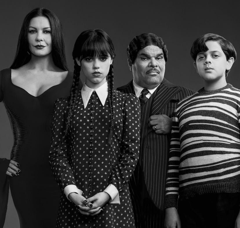 Jenna Ortega (Wednesday Addams),  Catherine Zeta-Jones (Morticia Addams), Luis Guzmán (Gomez Addams)...
