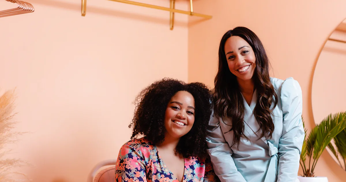 ‘The Mixed-Race Experience’s Naomi & Natalie Evans On Texturism, Beauty, & Belonging ‘The Mixed-Race Experience’s Naomi & Natalie Evans On Texturism, Beauty, & Belonging