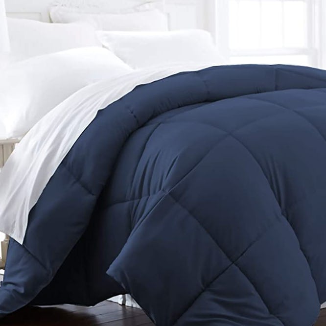 Beckham Luxury Linens Comforter