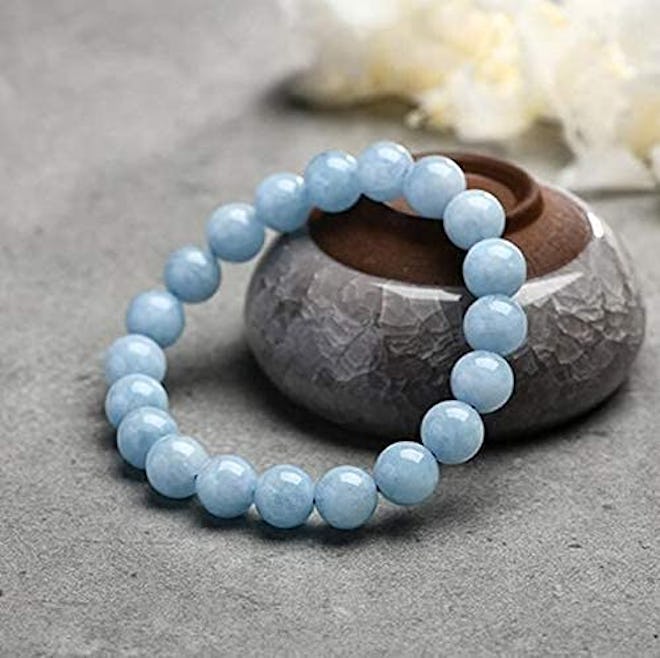 This aquamarine crystal bracelet for confidence can inspire calmness and open channels of communicat...