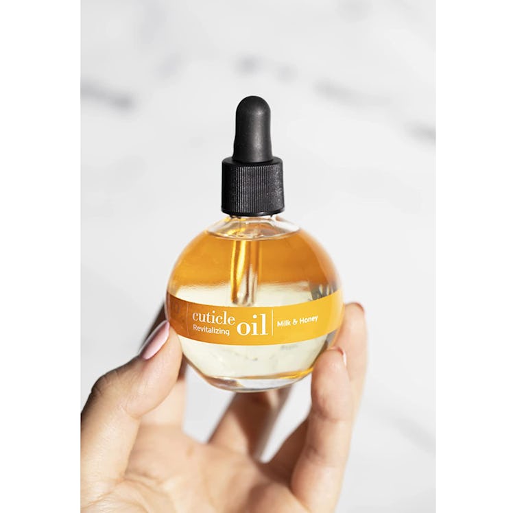 Cuccio Naturale Revitalizing Cuticle Oil