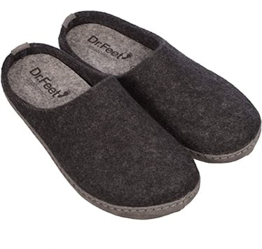 mens slippers for sweaty feet