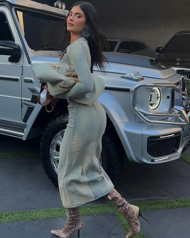 Kylie Jenner Offers a New Take on the Denim Trend Kylie Jenner Offers a New Take on the Denim Trend