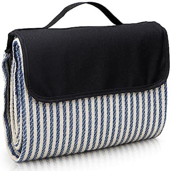 Scuddles Extra-Large Outdoor Blanket