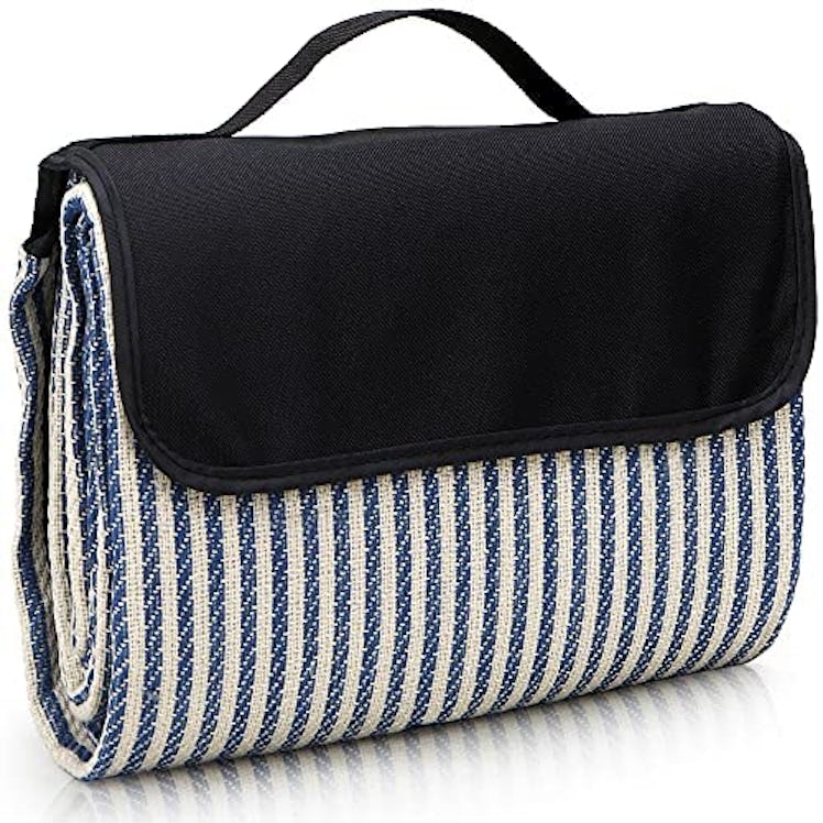 Scuddles Extra-Large Outdoor Blanket