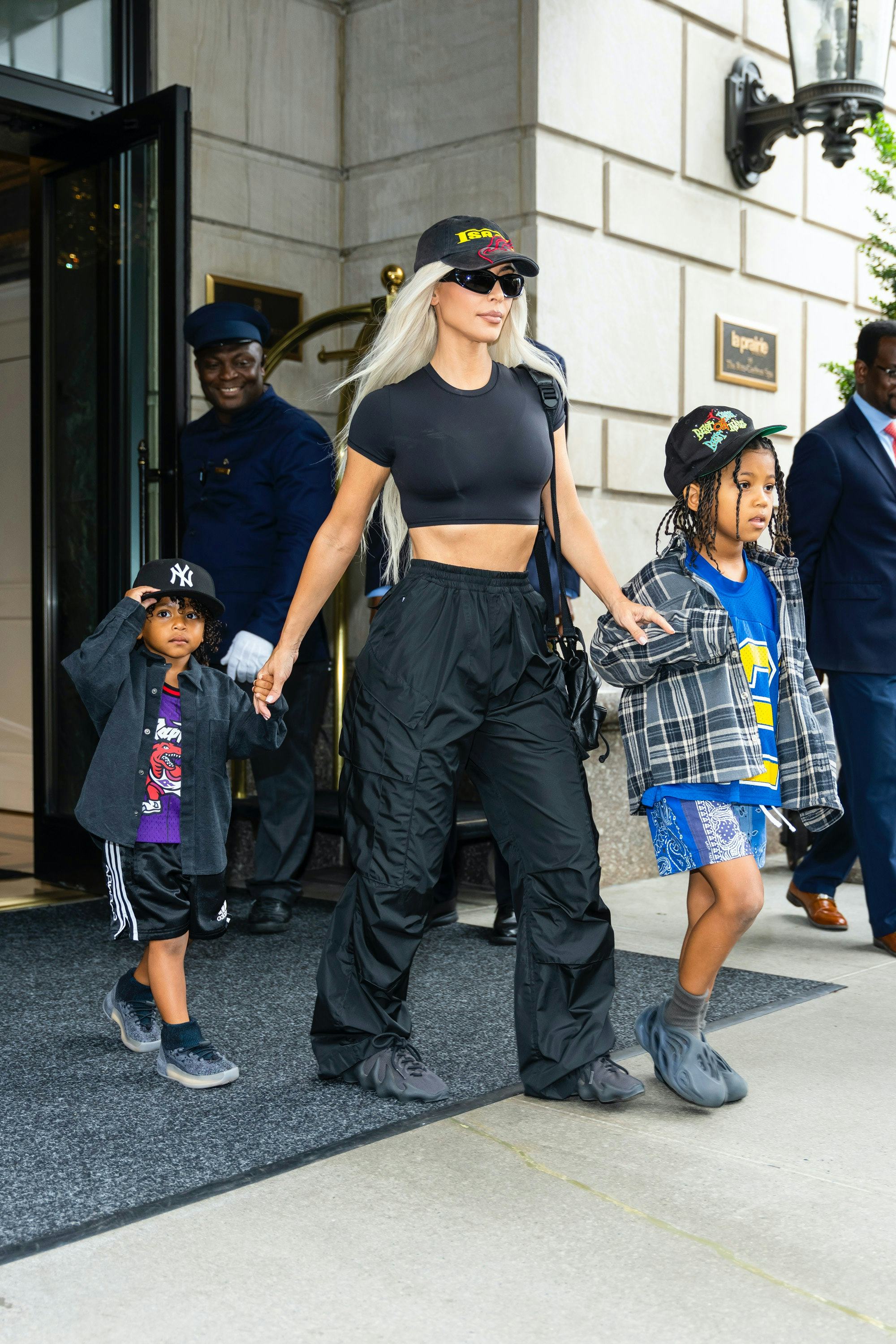 15 Cargo Pants for Women Inspired by Hailey Bieber Emily Ratajkowski and  More Celebs  Vogue