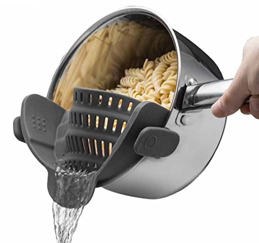 Kitchen Gizmo Snap N Strain Pot Strainer and Pasta Strainer