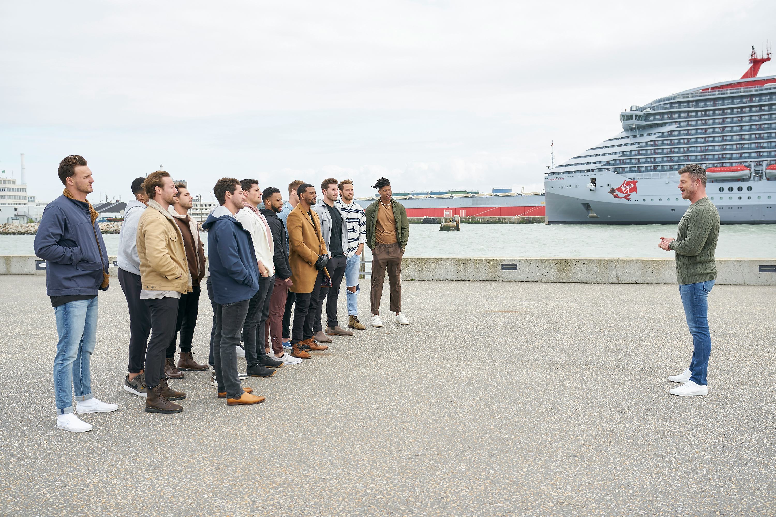 Jesse Palmer and the contestants of Season 19 of 'The Bachelorette'