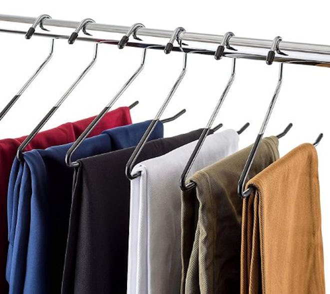 These open-ended skirt hangers come in 20-pack.