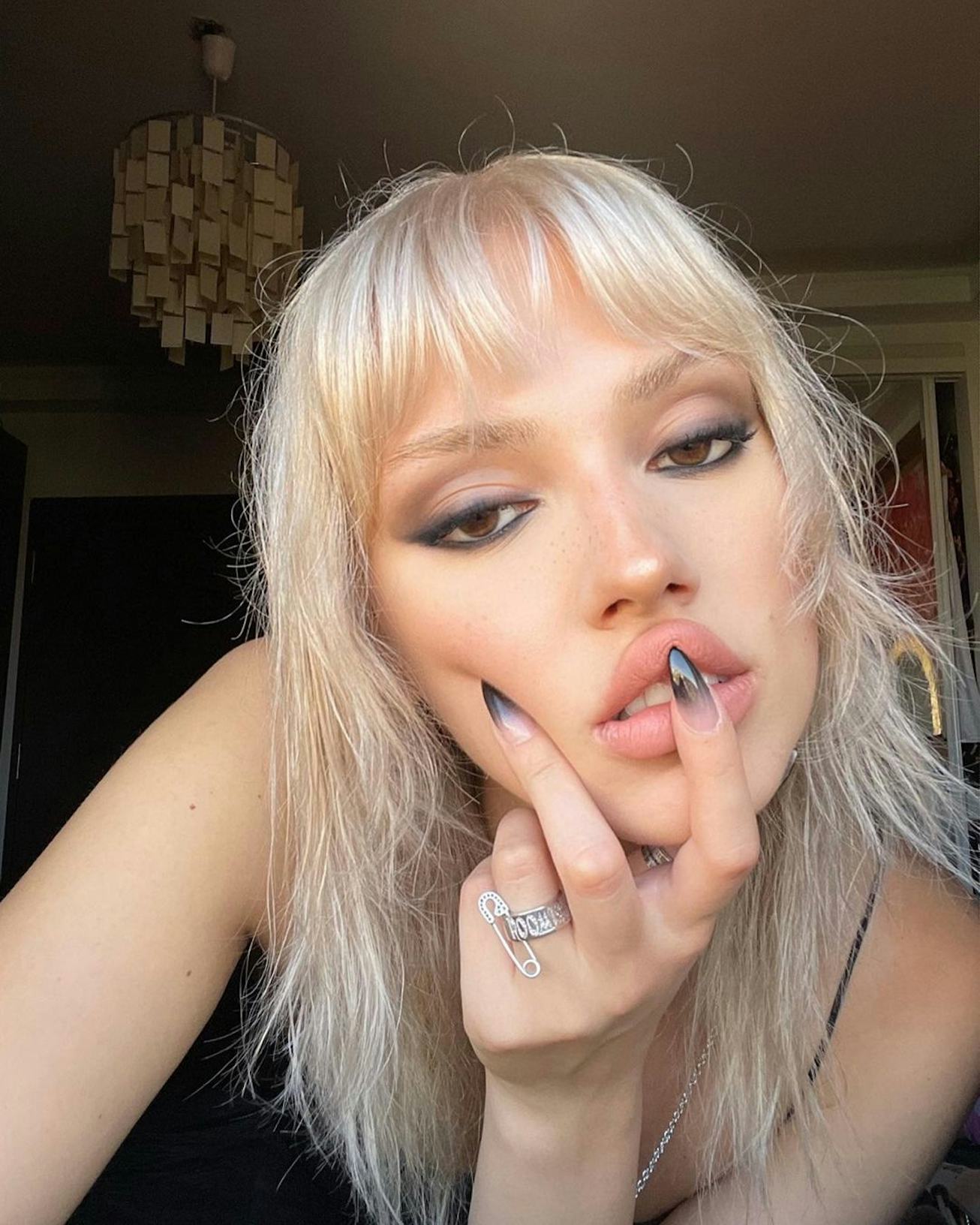 Gothic Black Nails That Wow