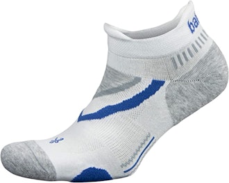 These padded running socks for foot pain feature cushioning at the heel, toe, and ball.