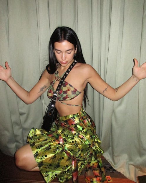 dua lipa green outfit