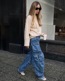 How To Wear Cargo Jeans Fall 2022