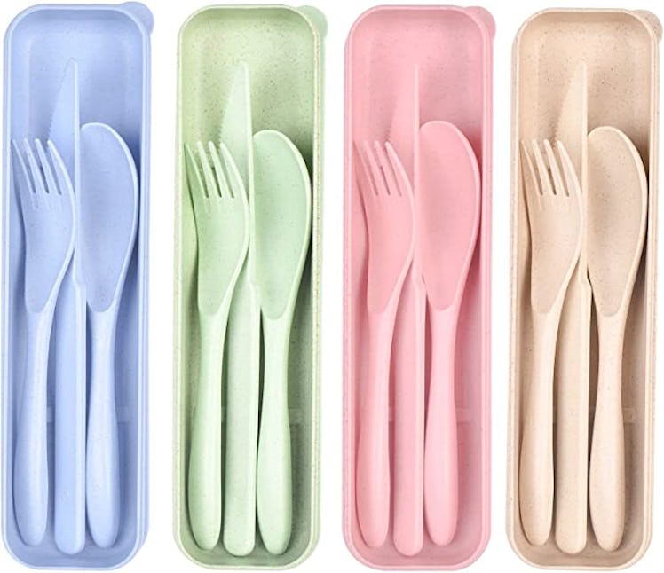 This utensil set is what's on Charli D'Amelio's back to school shopping list. 