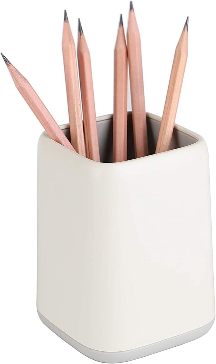 This pen holder is on Charli D'Amelio's Amazon back to school shopping list. 