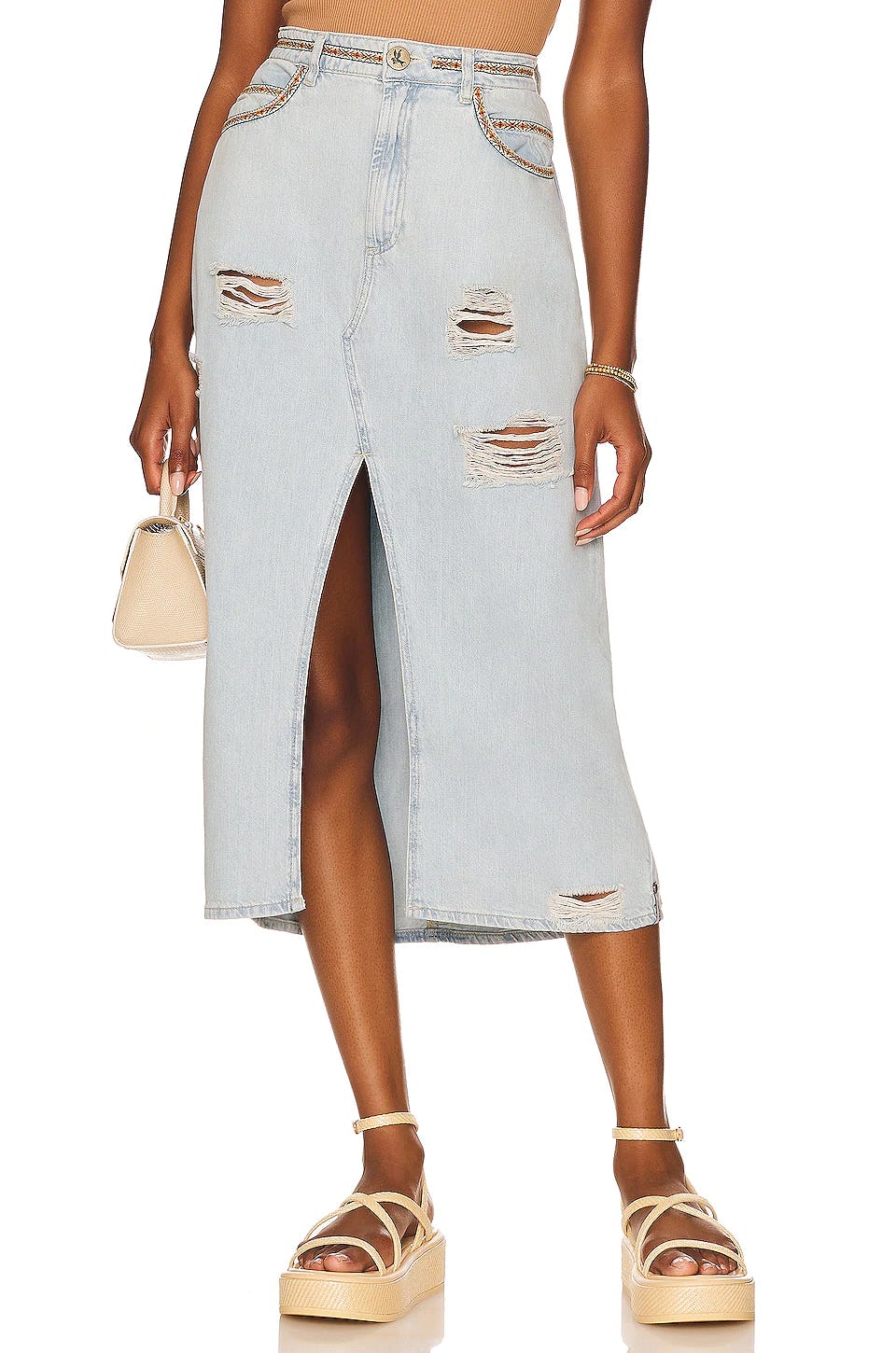 Fall 2022 Denim Trends Are All About Maxi Skirts, Accessories