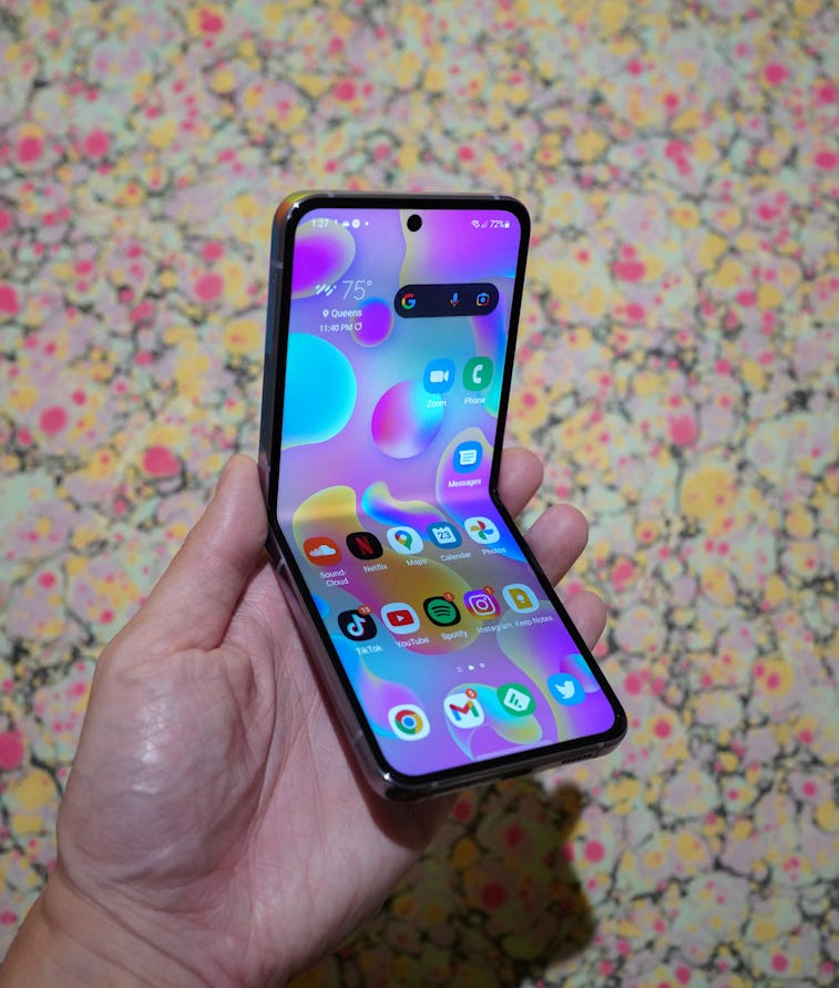 Samsung Galaxy Z Flip 4 Review Win By Default Samsung Galaxy Z Flip 4 Review Win By Default