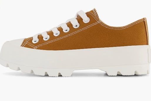 CUSHIONAIRE Vasco Low Top Canvas Sneaker