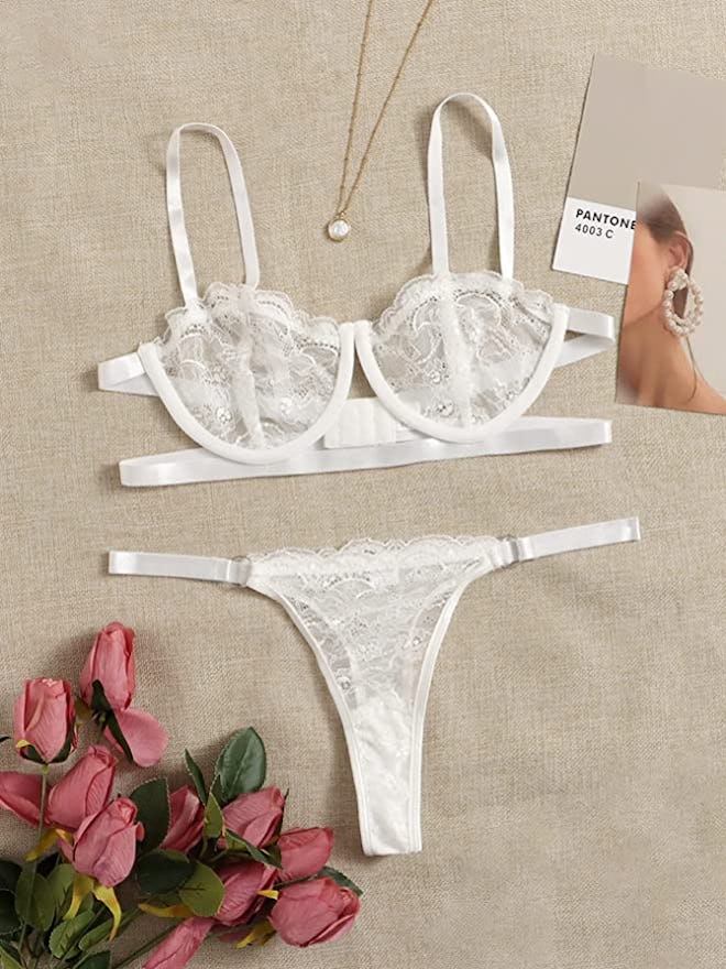 SheIn Lace Strap Bra And Panty Set (2 Pieces)