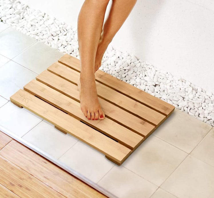 Signature Living Bamboo Bath Mat