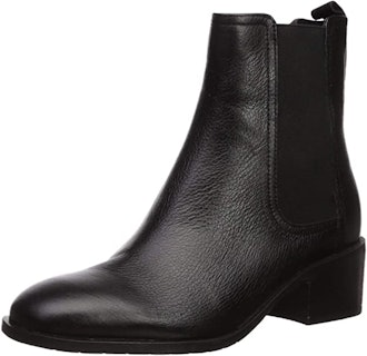 These Kenneth Cole Chelsea boots are a timeless classic. 