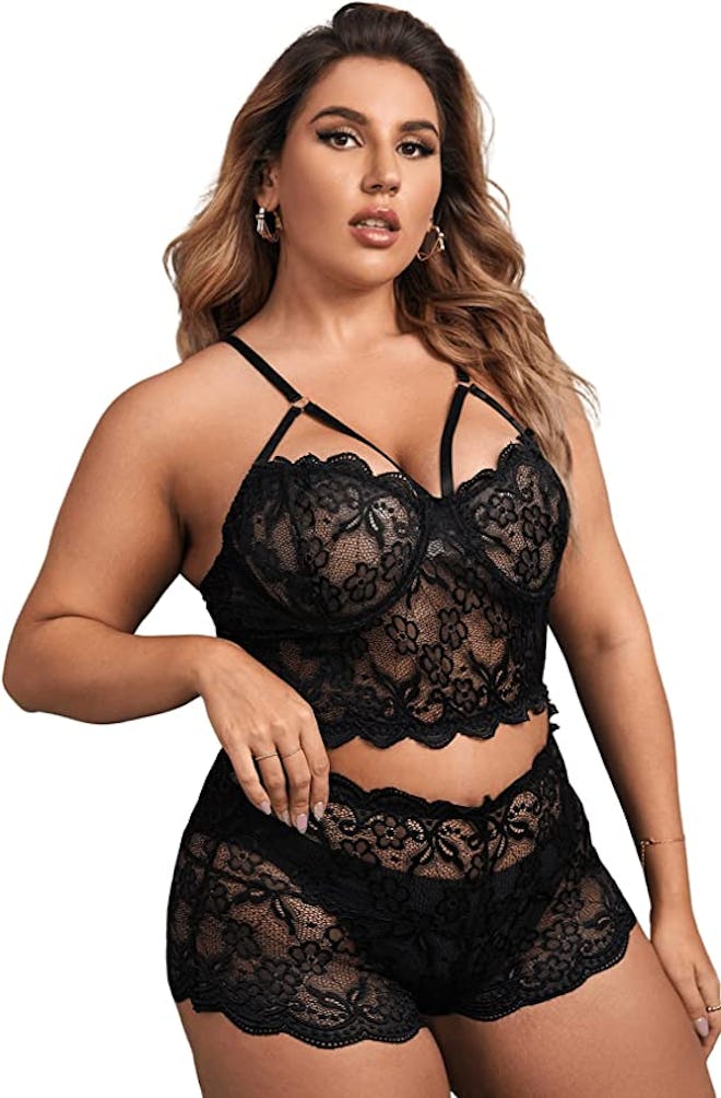 SOLY HUX Plus Size Scalloped Lace Bra And Panty Set (2 Pieces)