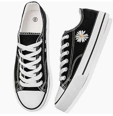 Adokoo Low Top Sneakers