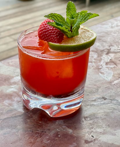Wie Sie Ihren Bourbon Smash auf die nächste Stufe bringen 2 c8a8ca36 bbef 4ef3 9c80 41dc868ab0a0 jimmy whiskey smash