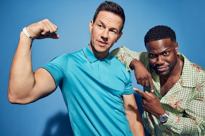 Kevin Hart & Mark Wahlberg posing