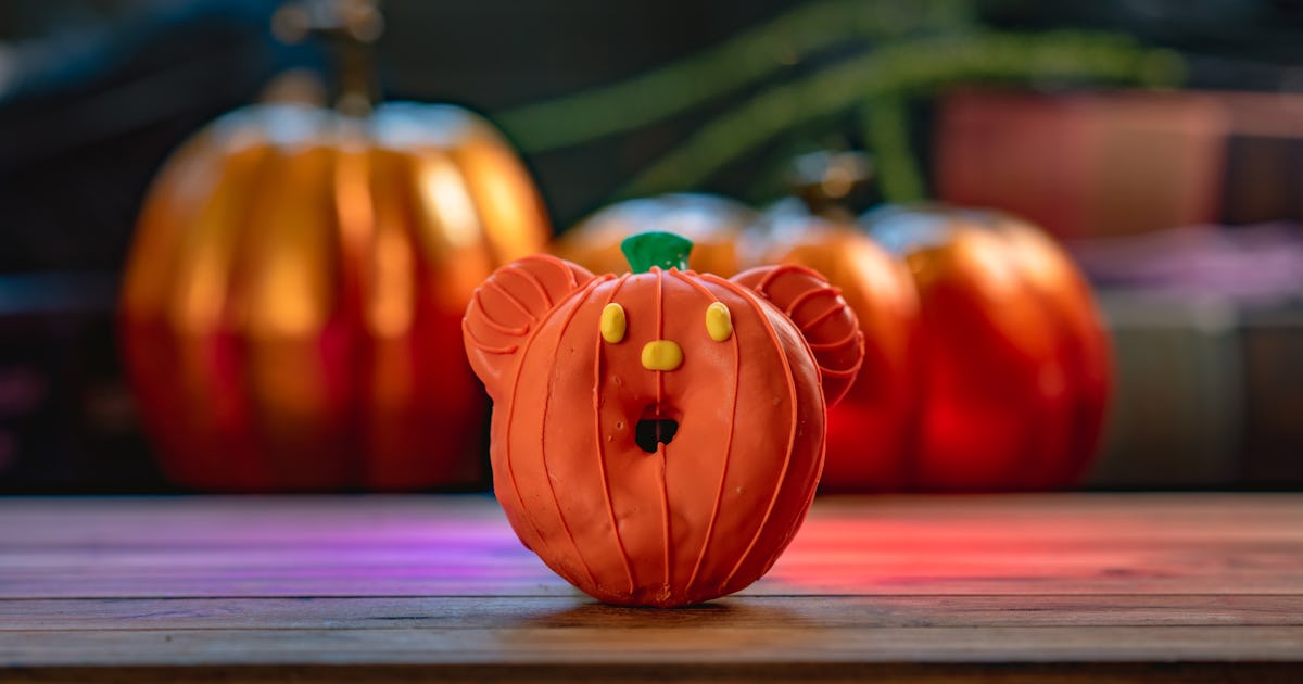 Disneyland s Halloween 2022 Food Drinks Include Mickey Pumpkin Treats disneyland-s-halloween-2022-food-drinks-include-mickey-pumpkin-treats