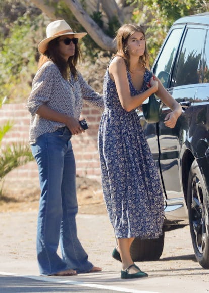 Cindy Crawford And Kaia Gerber Spotted Wearing Trending Casual Summer Attires Cindy Crawford And Kaia Gerber Spotted Wearing Trending Casual Summer Attires