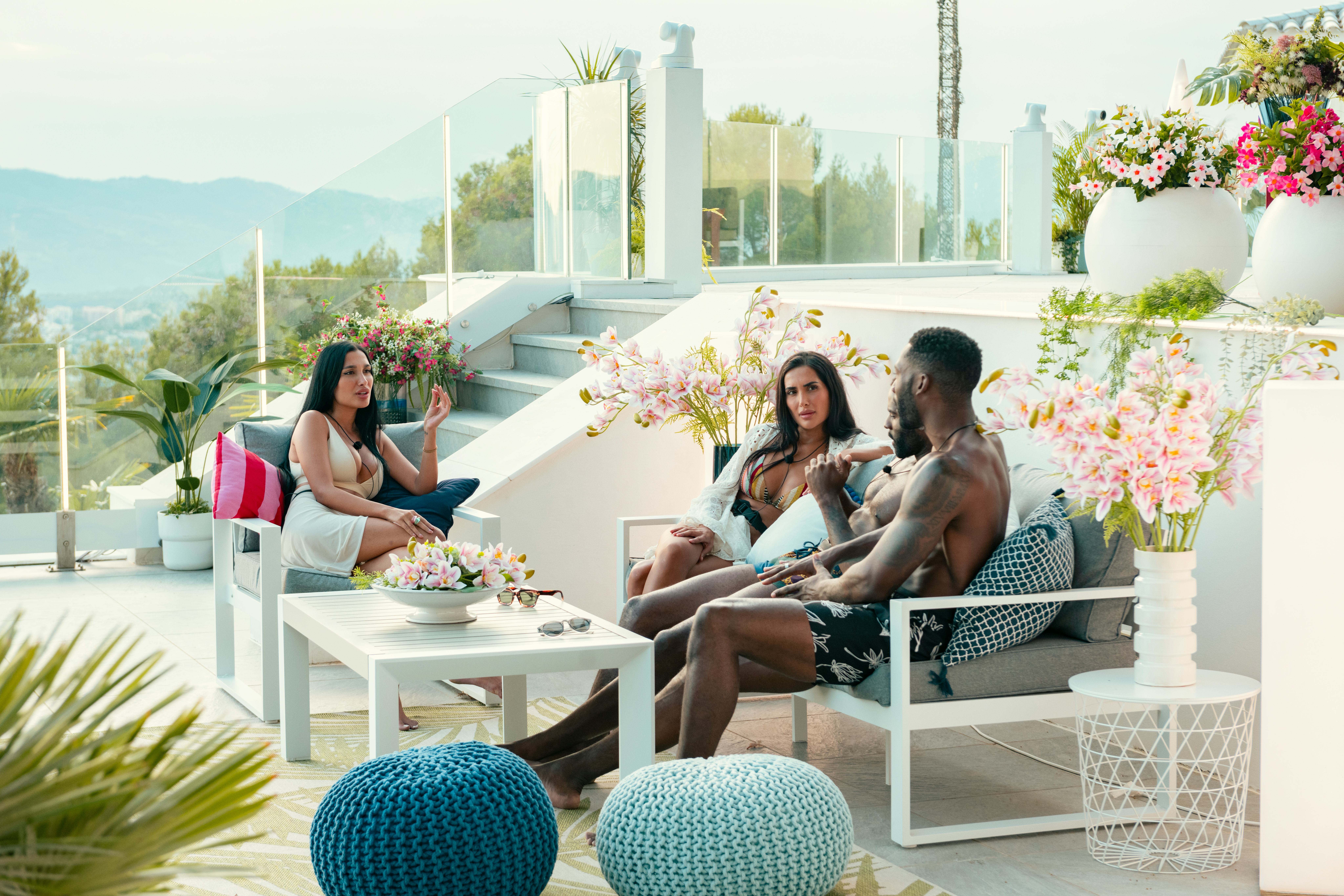 An image from 'Dated and Related' on Netflix.