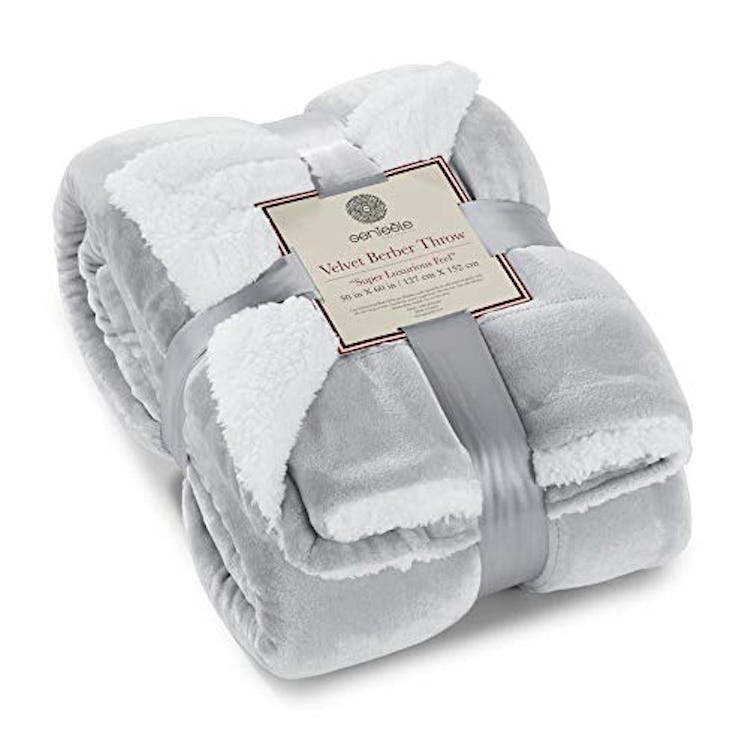 Genteele Sherpa Blanket - 50 x 60 Inch