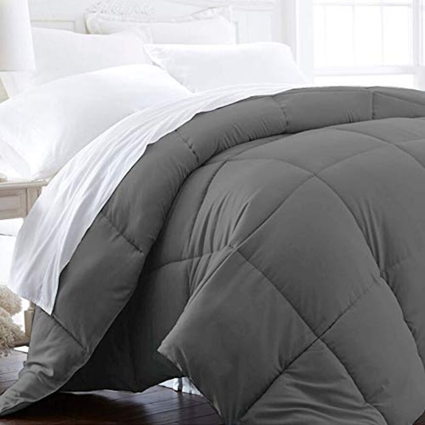 Beckham Hotel Collection Luxury Comforter