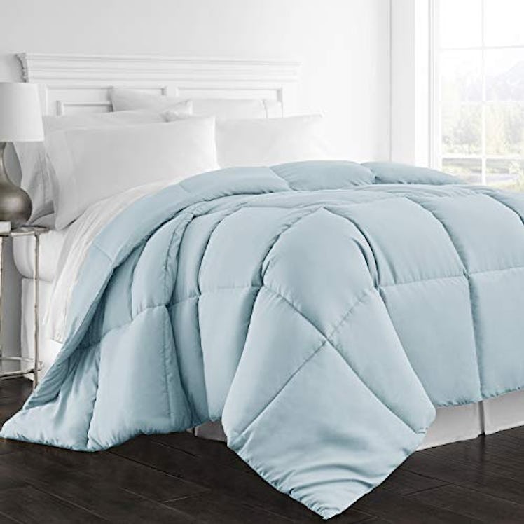 Beckham Hotel Collection Down Alternative Comforter