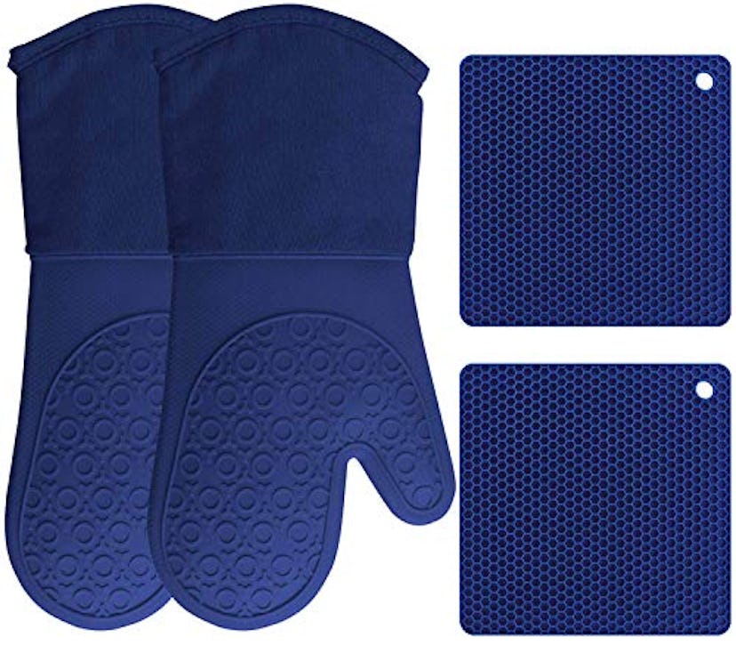 HOMWE Silicone Oven Mitts & Pot Holders (Set of 4)