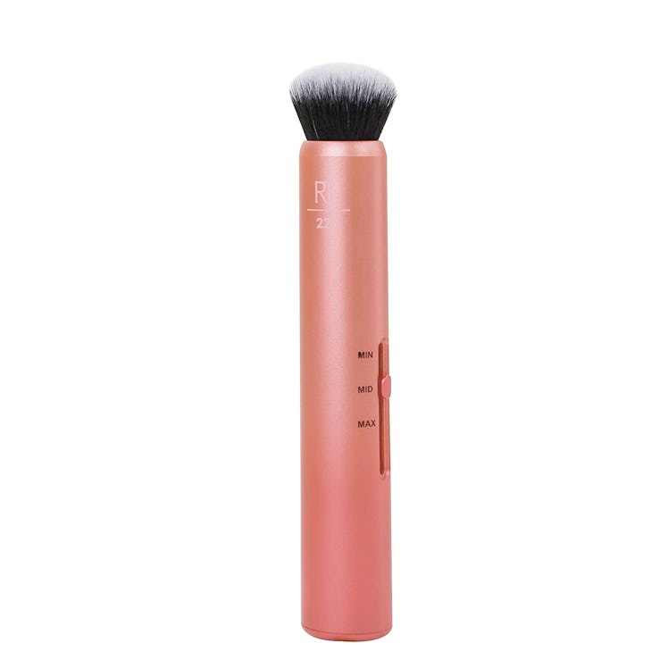 Real Techniques Custom Complexion 3-in-1 Brush is the best brush for cream contour.