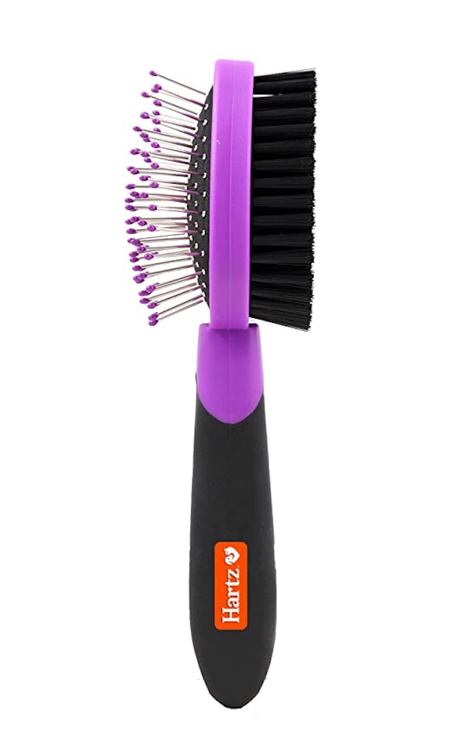 With a double-sided design, this Hartz tool is one of the best brushes for cats that hate to be brus…
