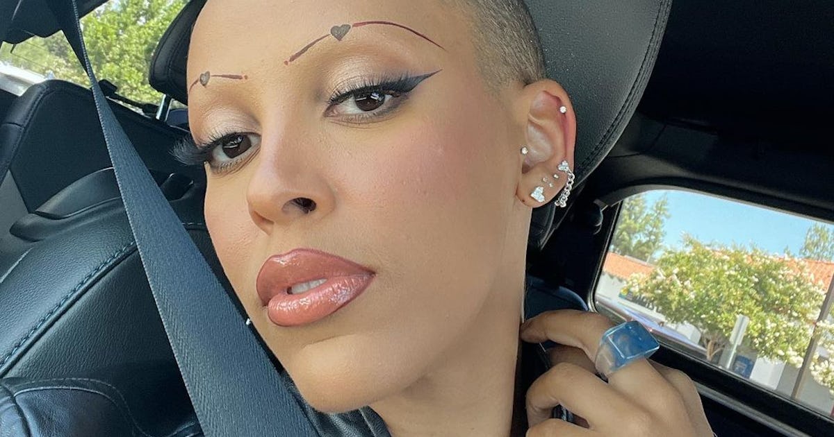 Brow Liner Is The New Artsy Makeup Trend Taking Over TikTok Brow Liner Is The New Artsy Makeup Trend Taking Over TikTok
