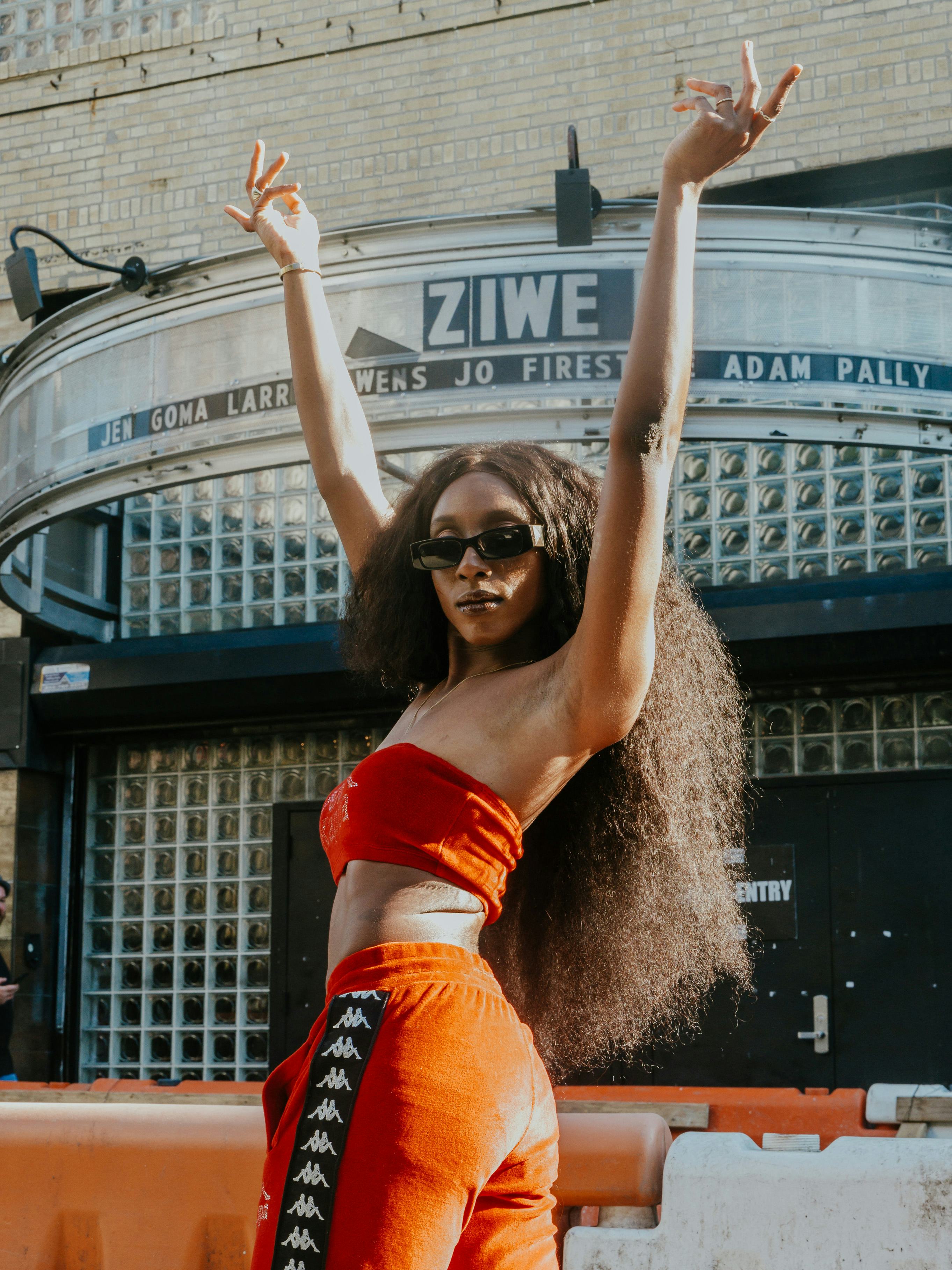 Ziwé On Her Live POP Show & Showtime Series